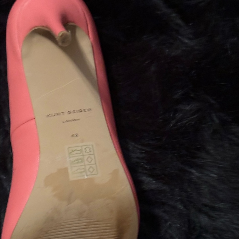 WMNS Kurt Geiger Salmon Pink Pumps - Picture 5 of 6